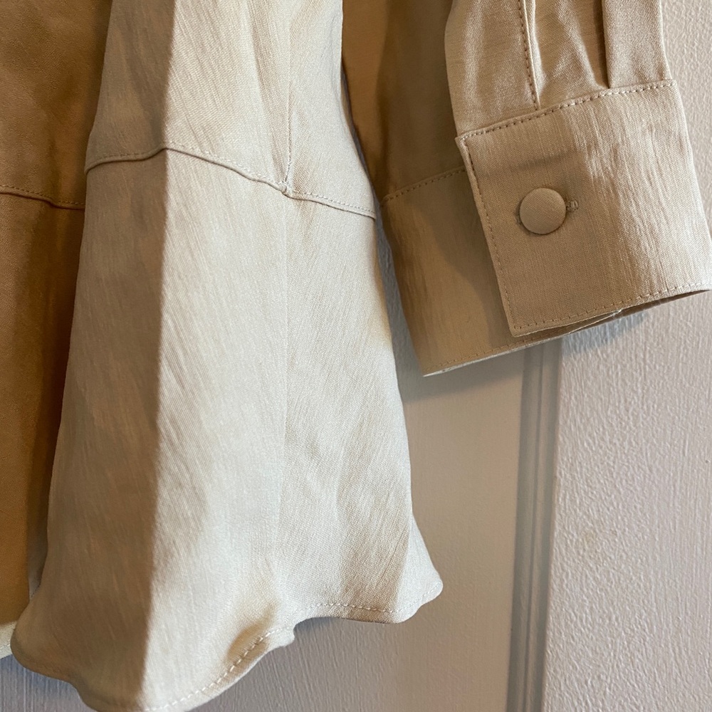 Tuckernuck Pomander Place Ashlen Tiered Ruffle Button Up Blouse Tan Size Small - Picture 7 of 11
